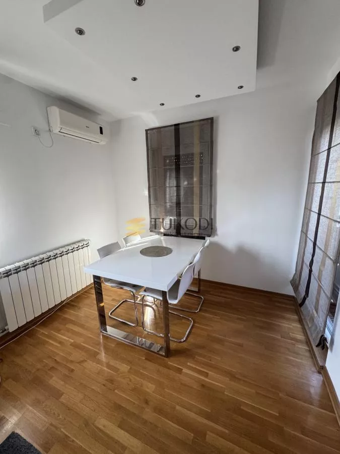 Zemun, Gornji Grad | 52 m² - potpuno opremljen - slika 11