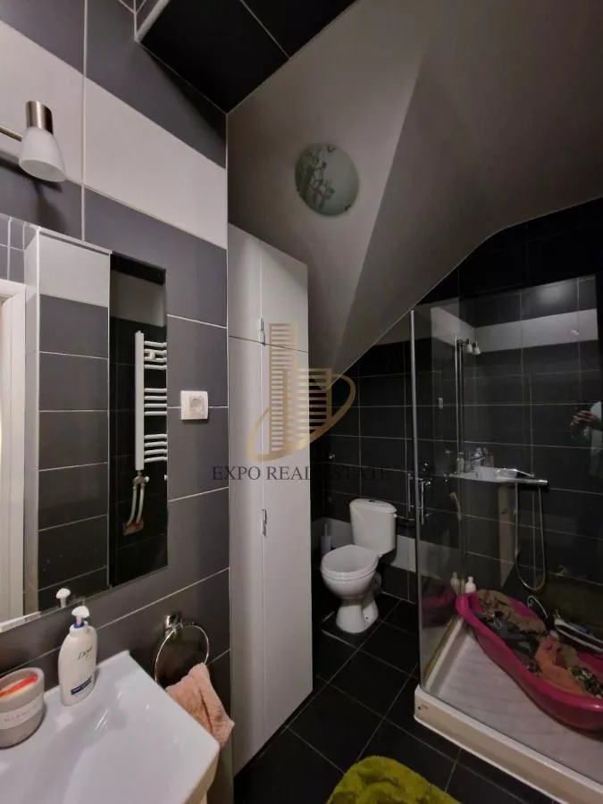 Izuzetan duplex od 120m2+60m2 terase -Nova Detelinara - slika 19
