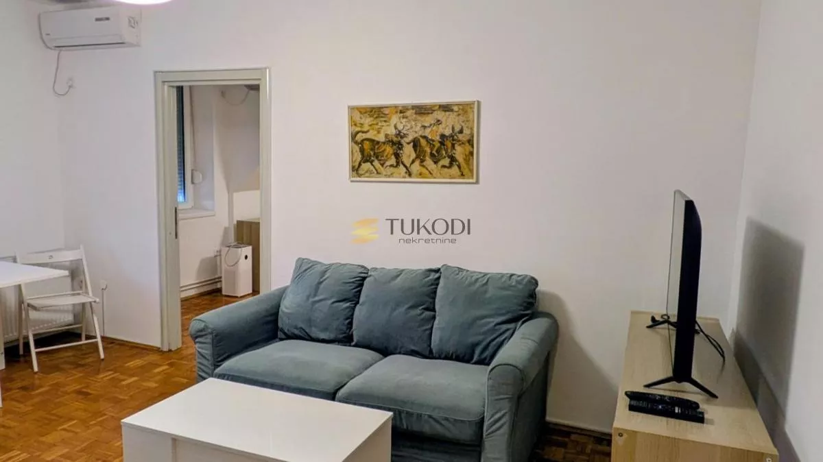 Izdavanje stana – Zemun, Magistratski trg | 45 m² - photo 2