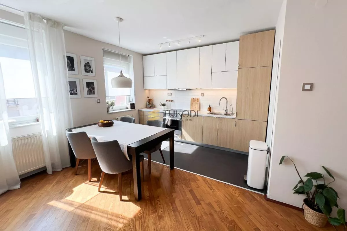 4.0 dupleks bez kosina, 102m², namešten – Cara Dušana - slika 7