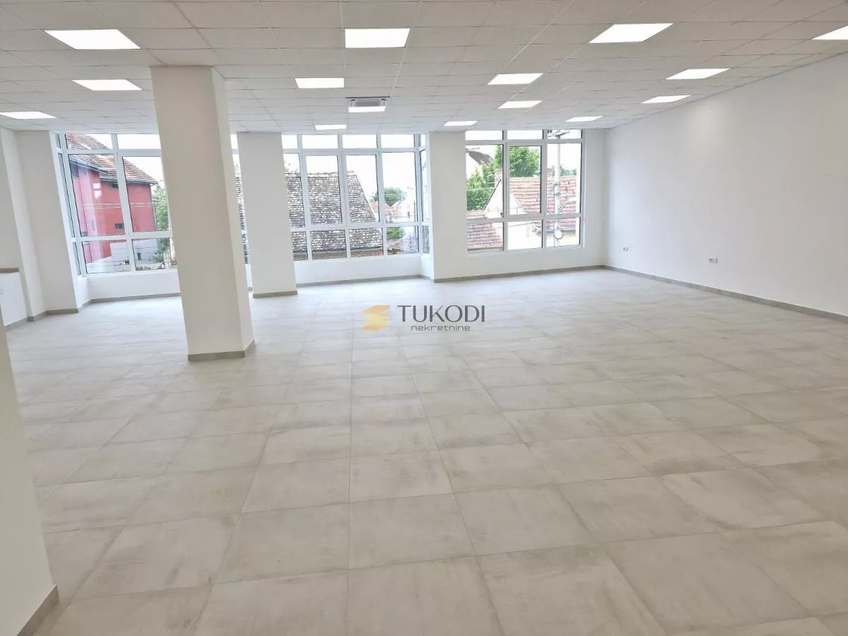 Poslovni prostor u dve etaže od 930m2 - slika 9