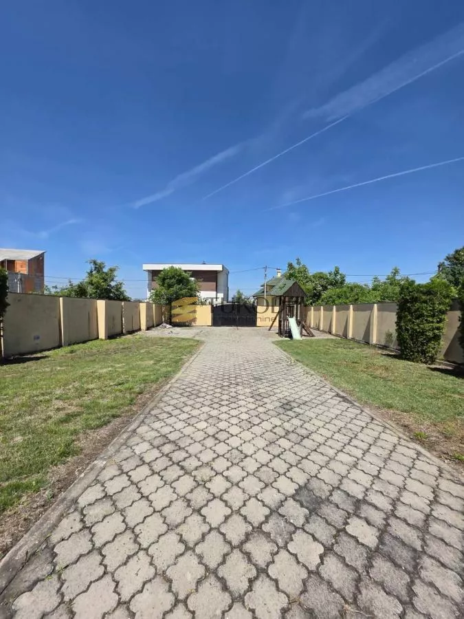 Kuća 400m2 Sr.Kamenica - slika 41