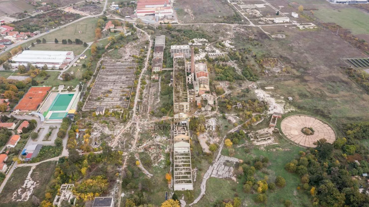 Zemljište 227.555m2 Investicioni  potencijal - photo 11