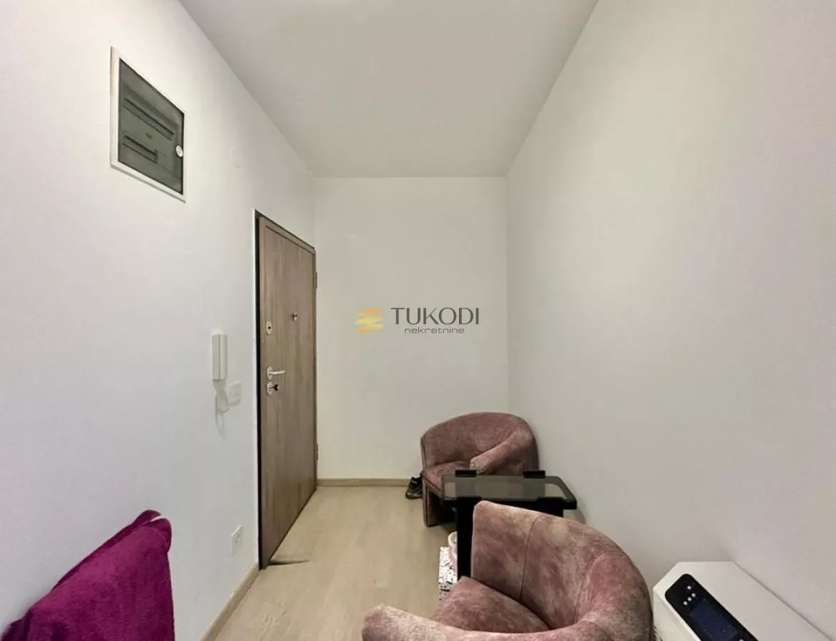 Matice srpske | 47m2 + 17m2 terasa | namešten - slika 9