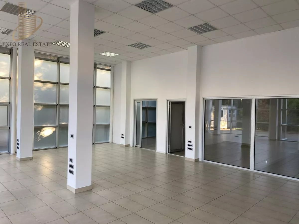 Za izdavanje poslovni prostor od 400m2 - Novo Naselje - photo 2