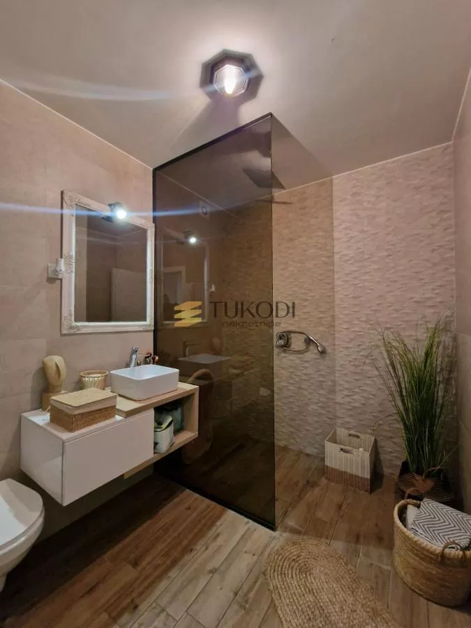 Izdavanje 4,0 stan od 145m2 - Telep - slika 22