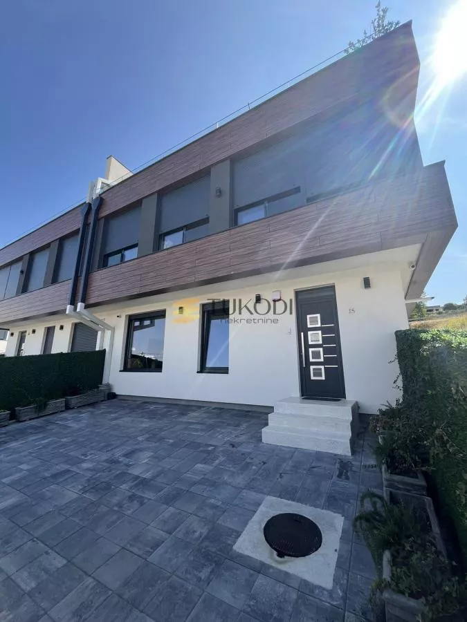 Prodaja 5,0 stan od 150m2,Gornja Kamenica - slika 24