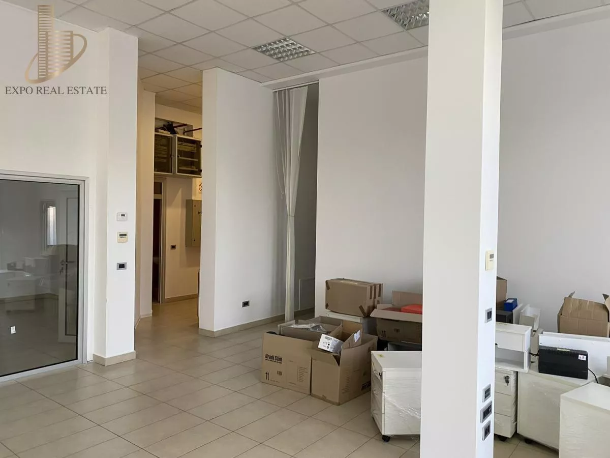 Za izdavanje poslovni prostor od 400m2 - Novo Naselje - photo 6