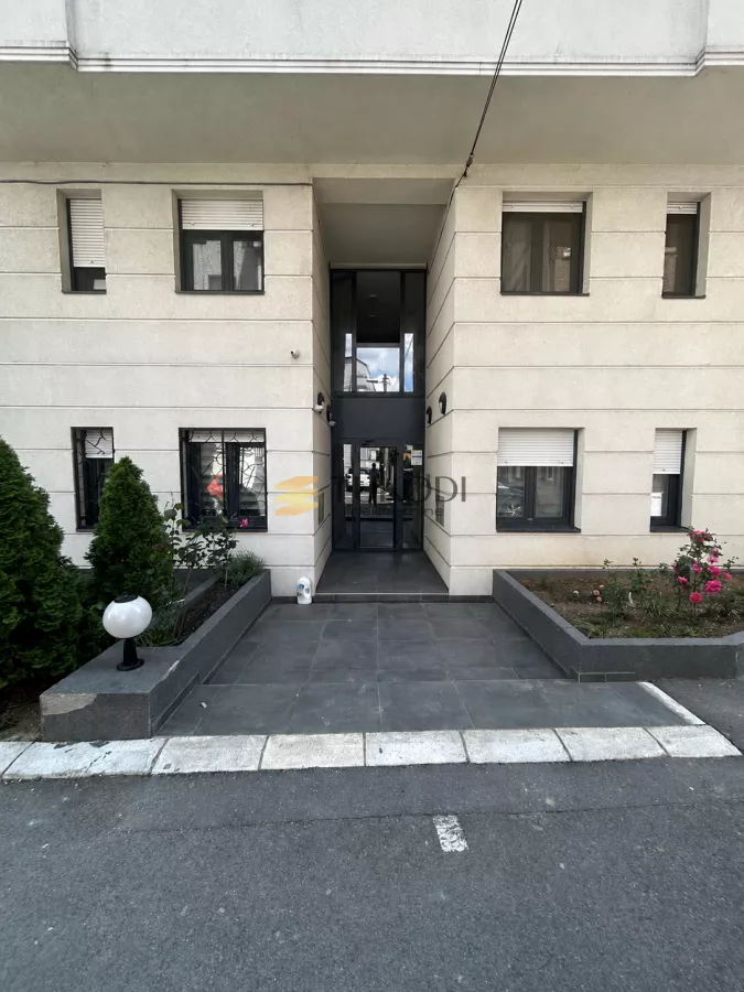 Matice srpske | 47m2 + 17m2 terasa | namešten - slika 1