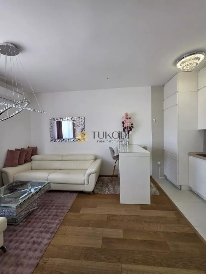 Jednoiposoban stan 34 m², Centar, Novi Sad, 2. sprat - photo 3