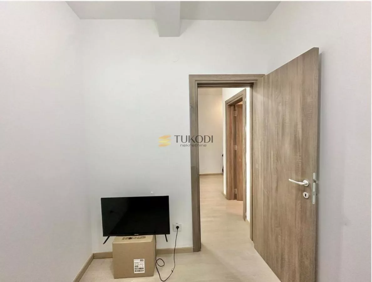 Matice srpske | 47m2 + 17m2 terasa | namešten - slika 13