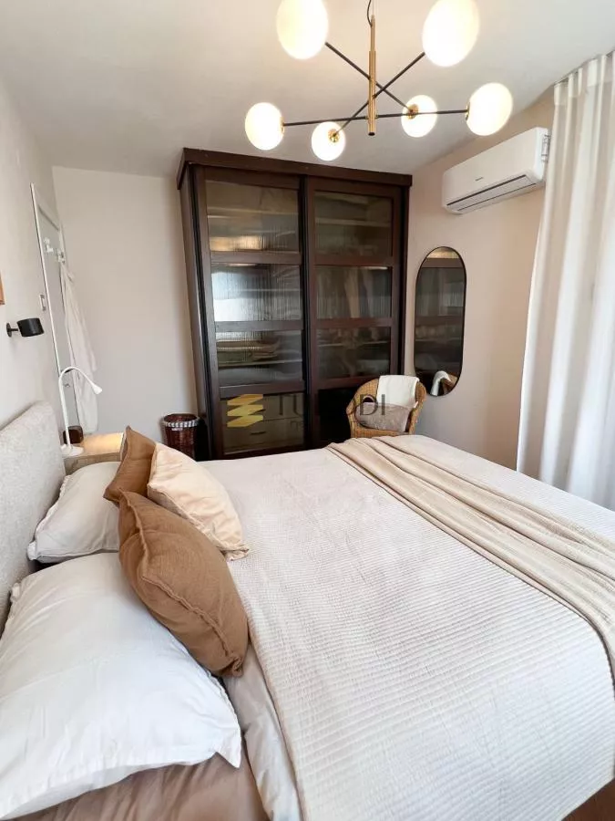 4.0 dupleks bez kosina, 102m², namešten – Cara Dušana - slika 14