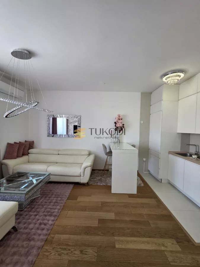 Jednoiposoban stan 34 m², Centar, Novi Sad, 2. sprat - photo 8