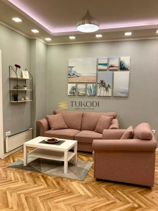 BETON HALA | Renoviran stan 3.0 – Pogled na Savu - slika 1
