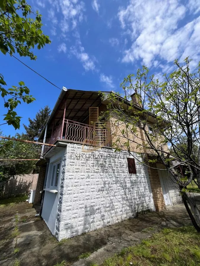 Uknjižena kuća sa pomoćnim objektima i voćnjakom - photo 13