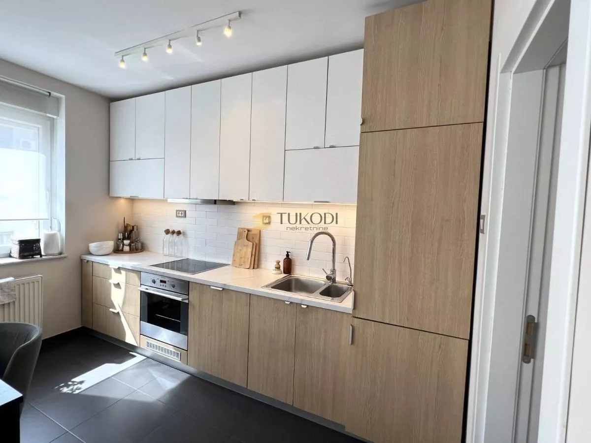 4.0 dupleks bez kosina, 102m², namešten – Cara Dušana - slika 24