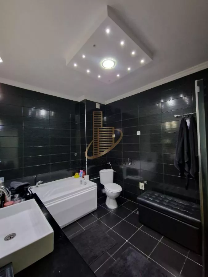 Izuzetan duplex od 120m2+60m2 terase -Nova Detelinara - slika 24