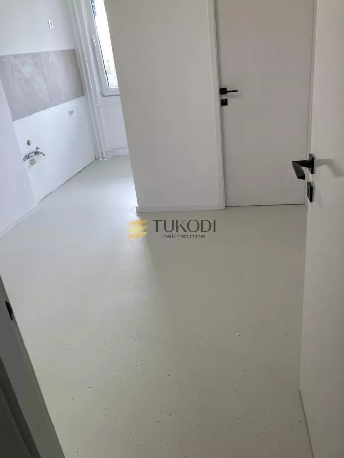 Trosoban stan 66m2,Liman 3 - slika 7
