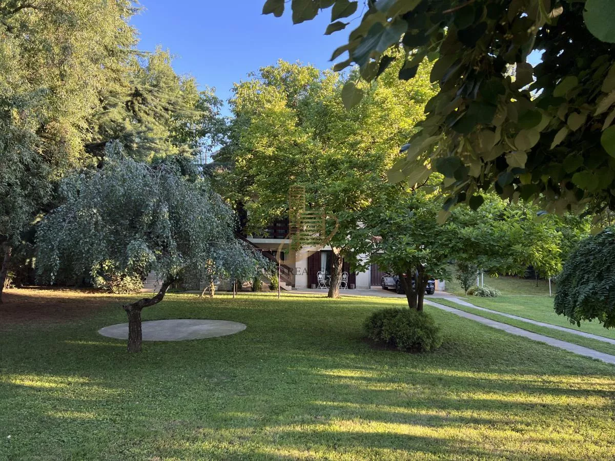 Kuća 254m2 uknjižena 13a placa- Rakovac - slika 7