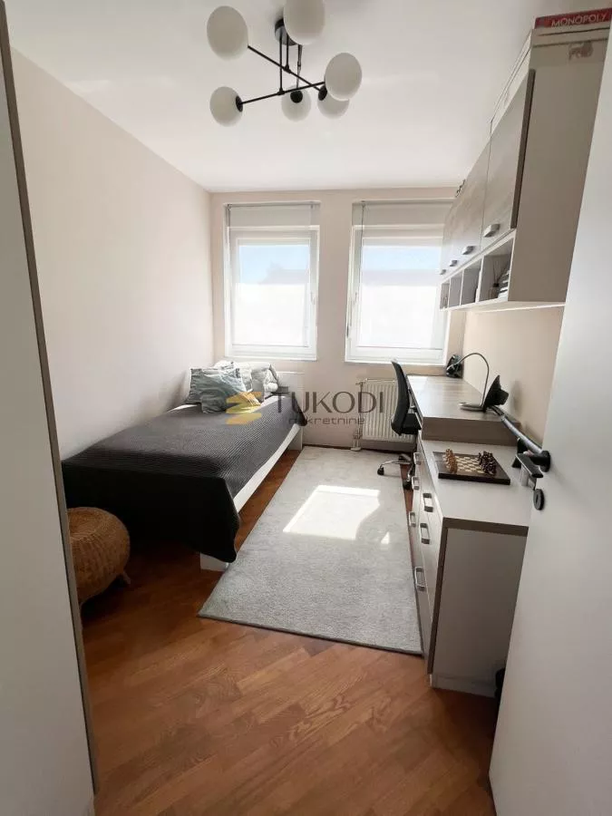 4.0 dupleks bez kosina, 102m², namešten – Cara Dušana - slika 11