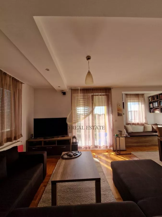Izuzetan duplex od 120m2+60m2 terase -Nova Detelinara - slika 4