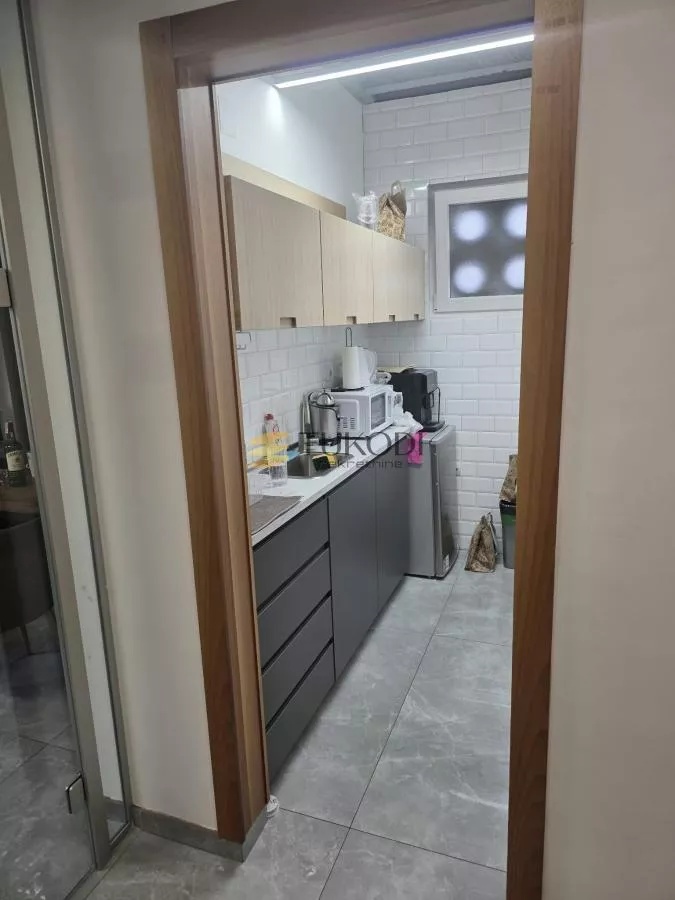 Prostor za kancelariju 70m2 Sarajevska - slika 13