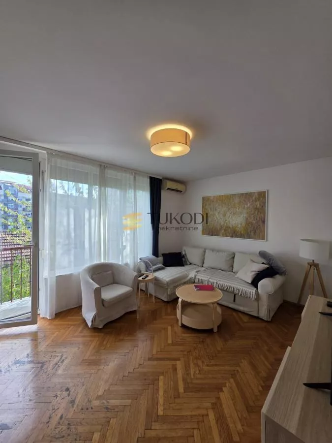 Trosoban stan, 64 m², Vračar, Crveni Krst, 1. sprat - photo 1