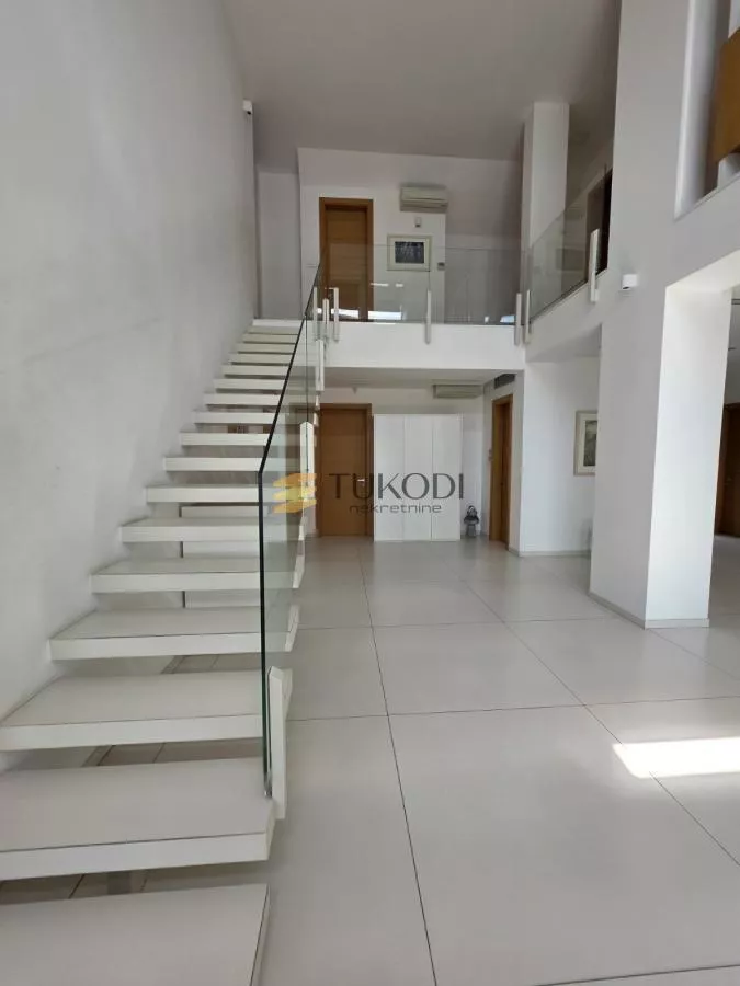 Duplex 292m2 + 60m2 Vase Stajića novogradnja - photo 12