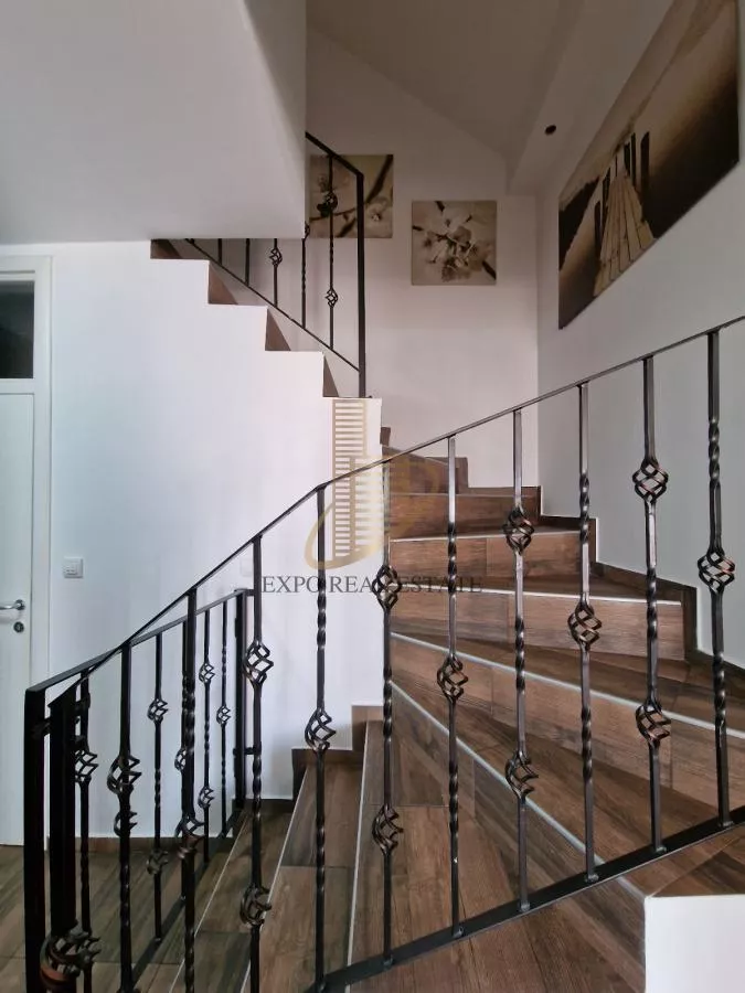 Izuzetan duplex od 120m2+60m2 terase -Nova Detelinara - slika 21