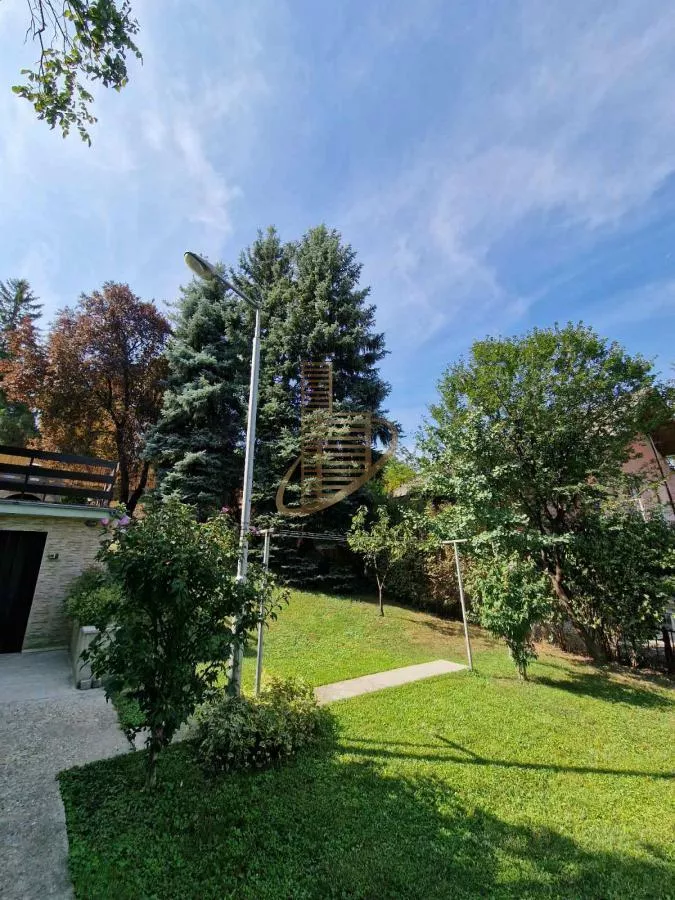 Kuća 254m2 uknjižena 13a placa- Rakovac - slika 12