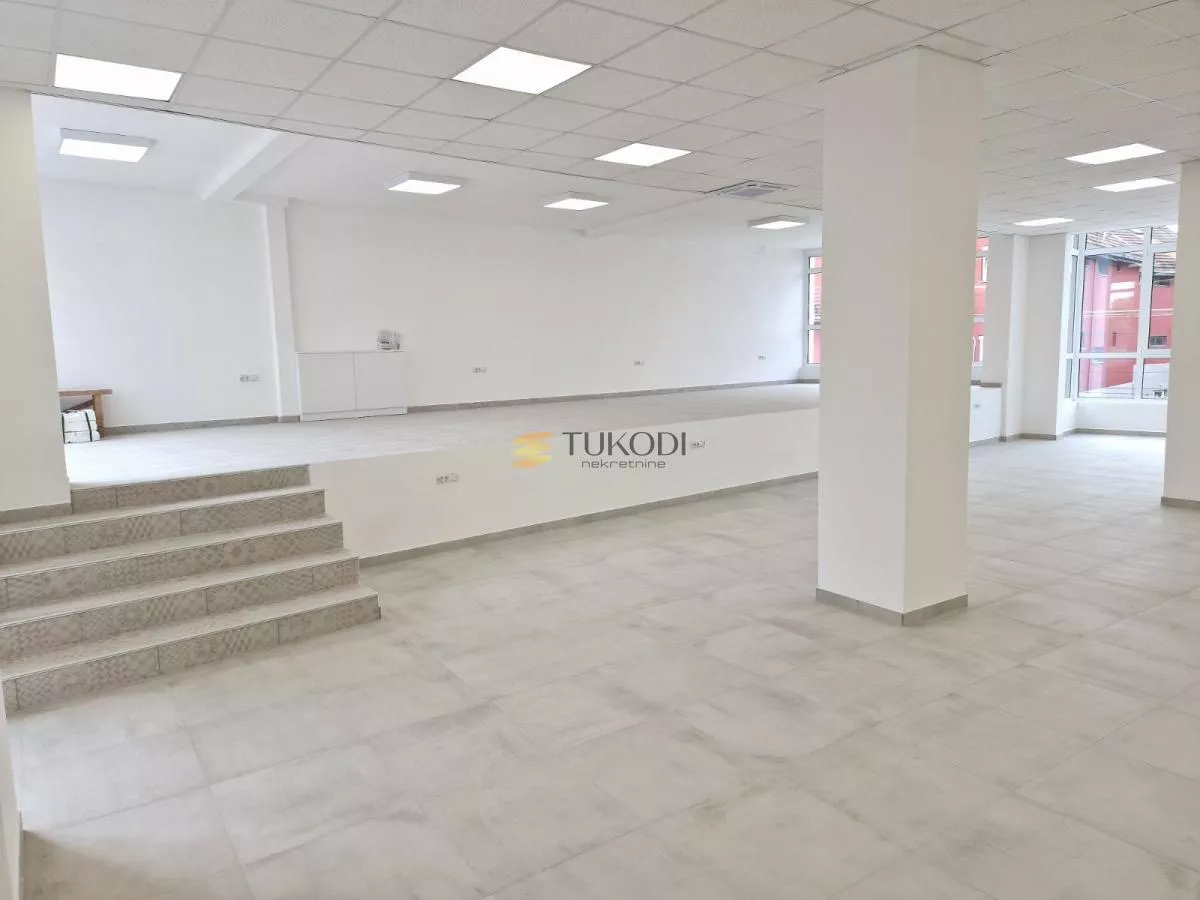 Poslovni prostor u dve etaže od 930m2 - slika 7