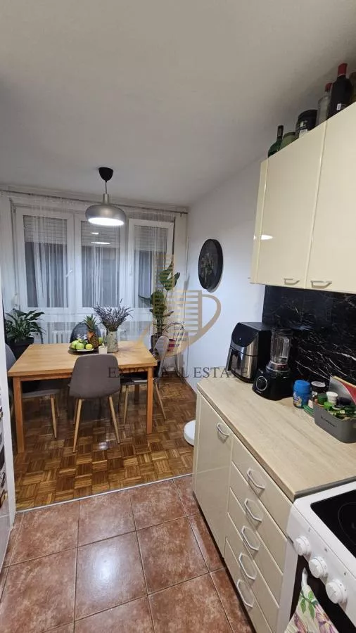 Prodaja 2,0 stan od 52m2 Železnička - photo 4
