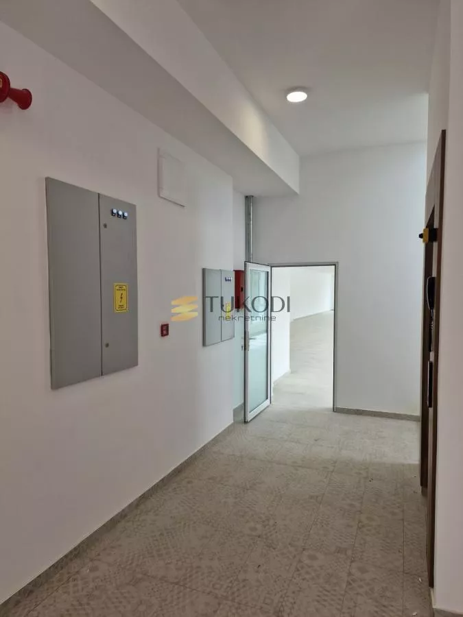 Poslovni prostor u dve etaže od 930m2 - slika 14