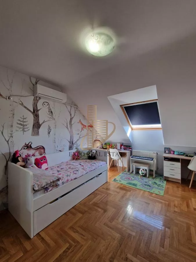 Izuzetan duplex od 120m2+60m2 terase -Nova Detelinara - slika 8