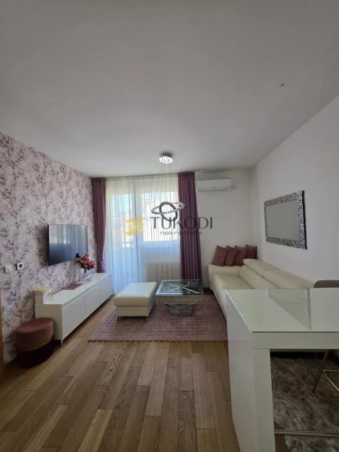 Jednoiposoban stan 34 m², Centar, Novi Sad, 2. sprat - photo 2