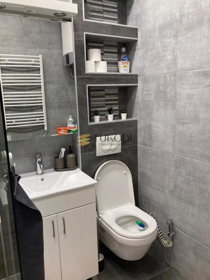 BETON HALA | Renoviran stan 3.0 – Pogled na Savu - slika 15