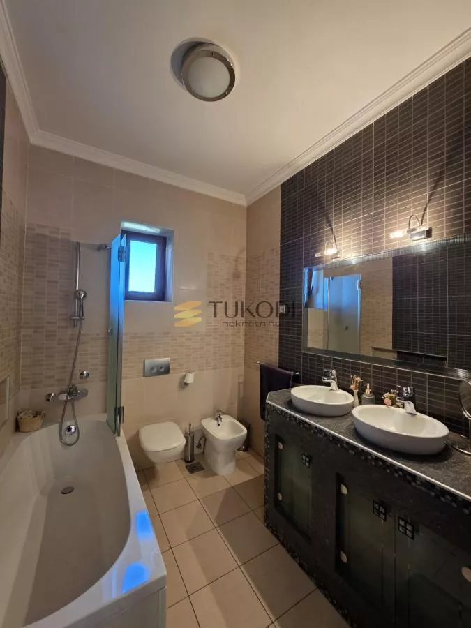 Kuća 400m2 Sr.Kamenica - slika 21