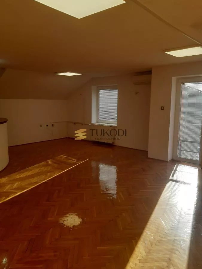 Prodaja kuće od 303m2 - Telep - photo 6