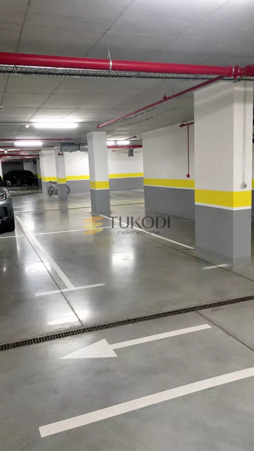 Garažno mesto 13,7m2 na -2 - photo 1