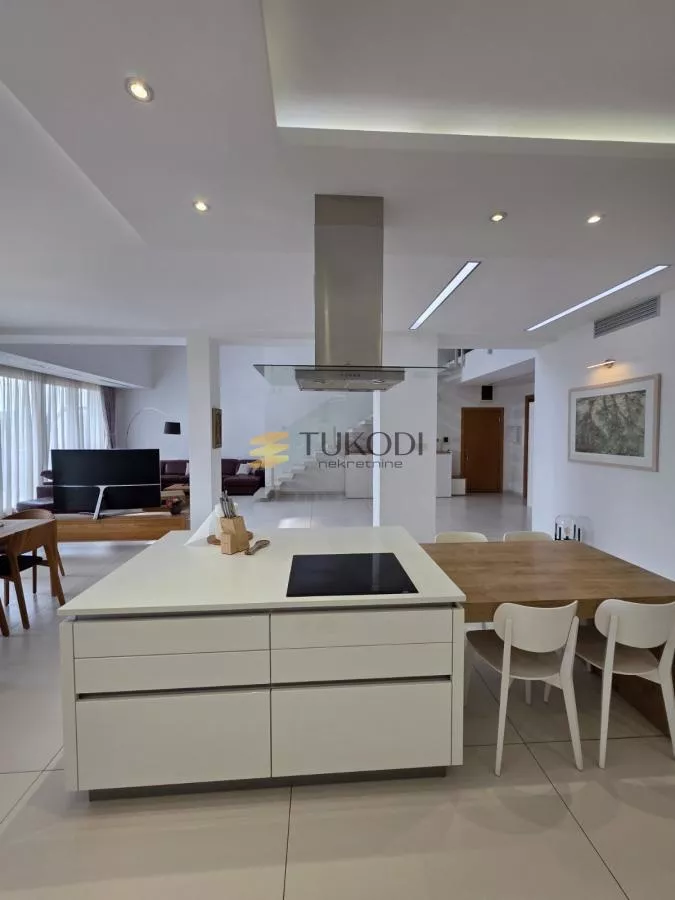 Duplex 292m2 + 60m2 Vase Stajića novogradnja - photo 10