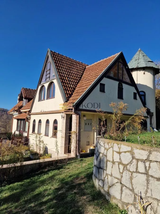 Rudnik kuća 178m2 ,10ari placa 500m nadmorske visine - photo 2