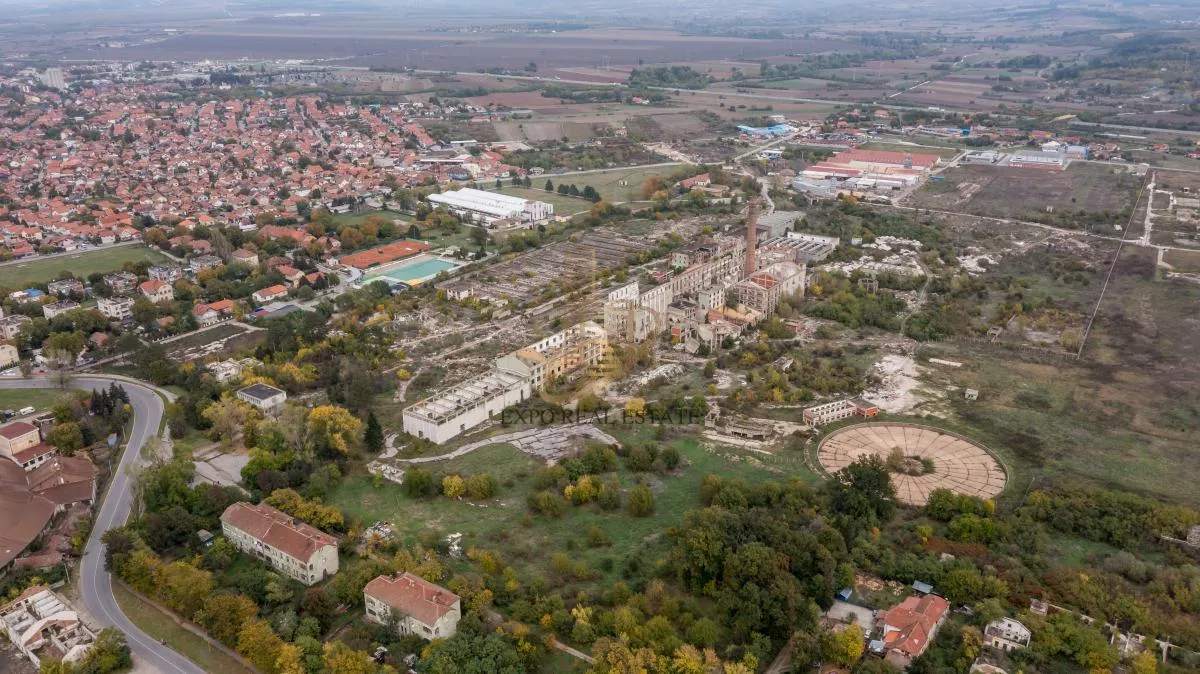 Zemljište 227.555m2 Investicioni  potencijal - photo 1