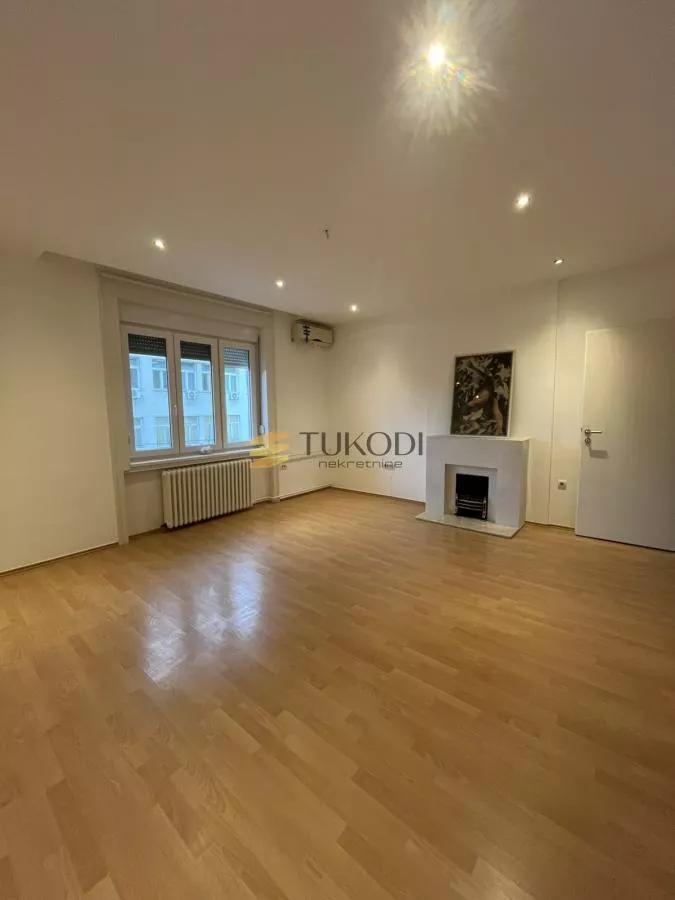 Prodaja 3,5 stan od 112m2 Vojvode Putnika - photo 1