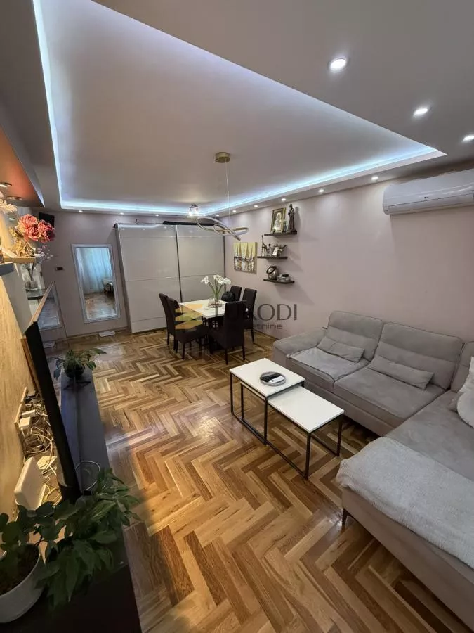 1,5 stan od 42m2 Kej - photo 1