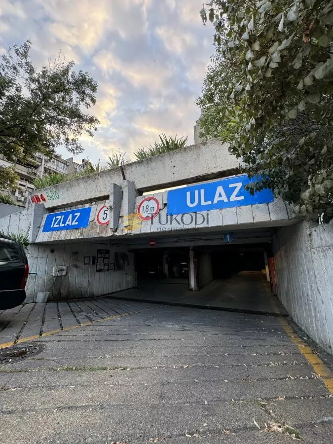 Garažno mesto-Blok 22-Sava Centar - slika 1