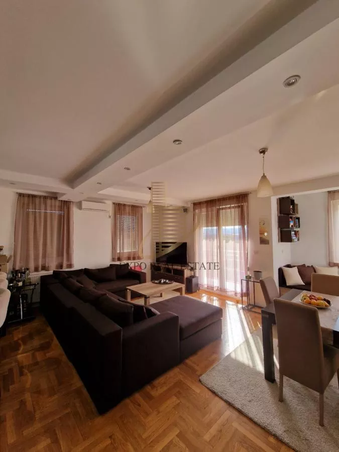 Izuzetan duplex od 120m2+60m2 terase -Nova Detelinara - slika 3