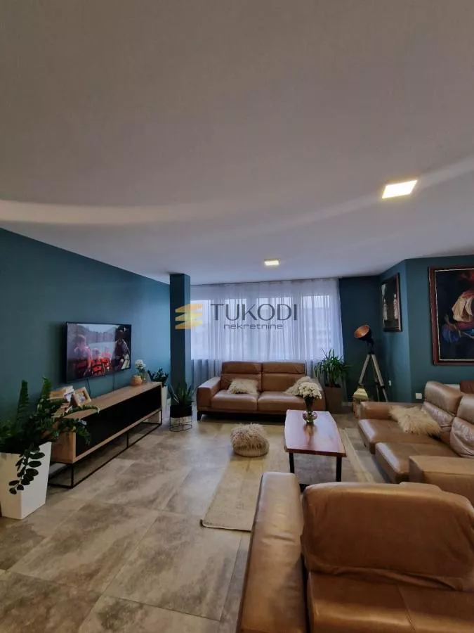 Izdavanje 4,0 stan od 145m2 - Telep - slika 8