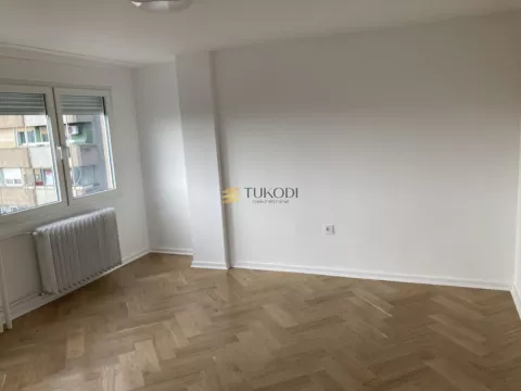 Trosoban stan 66m2,Liman 3