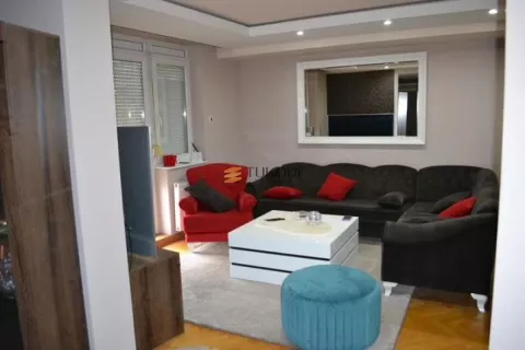 Prodaja 4,0 stan od 130m2 Grbavica