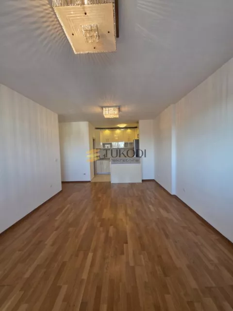 4,0 stan od 90m2 sa garažnim mestom